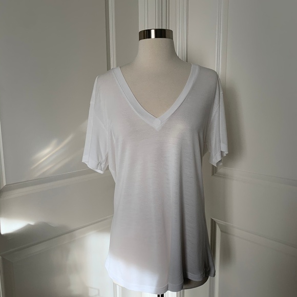 Zara Tops - ZARA BASIC WHITE V-NECK Zara Tops - ZARA BASIC WHITE V-NECK